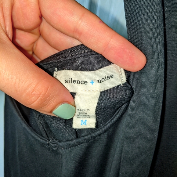 Strappy Chain Top - Picture 2 of 5